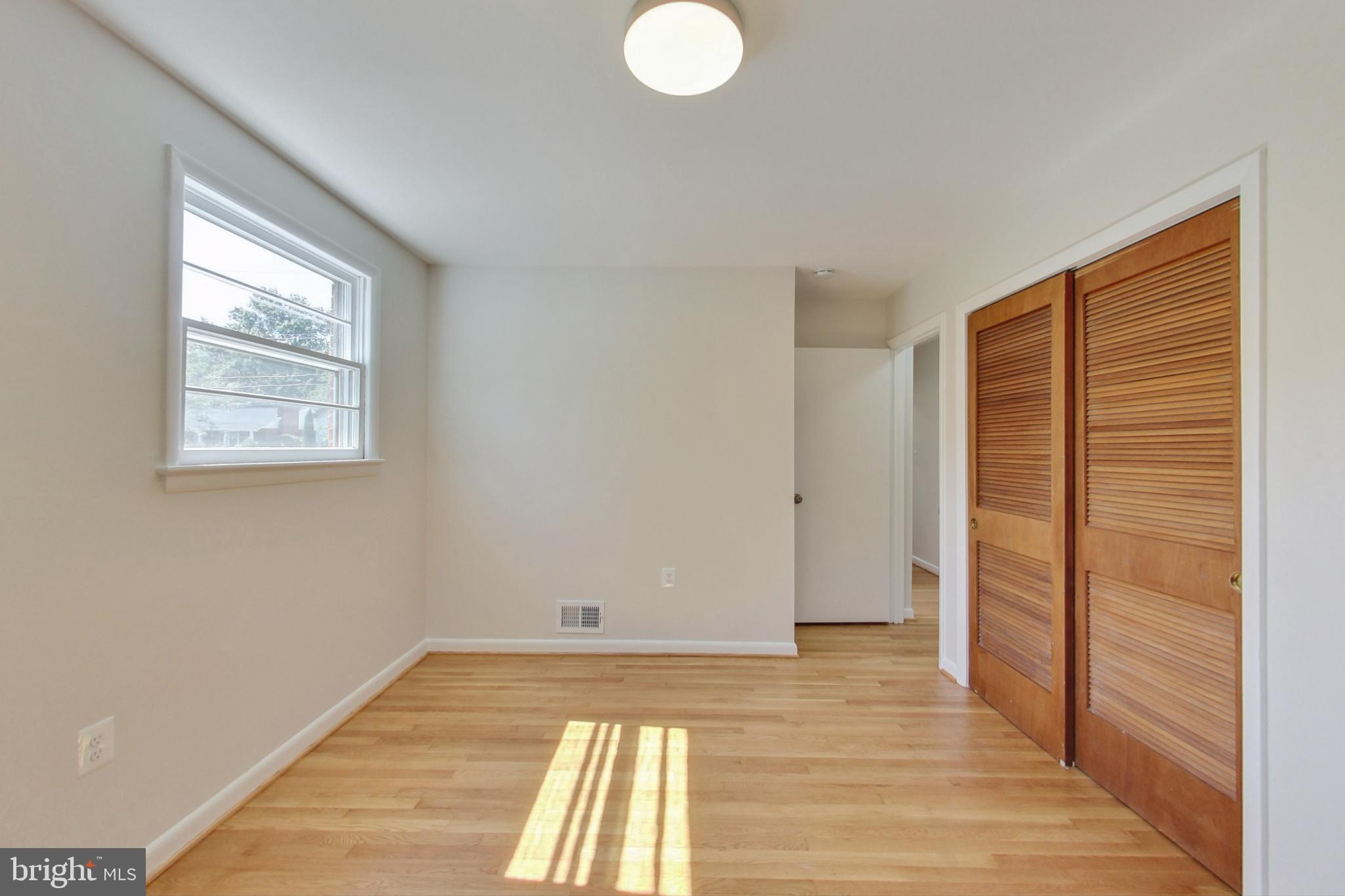 COLLEGE PARK WOODS - Residential