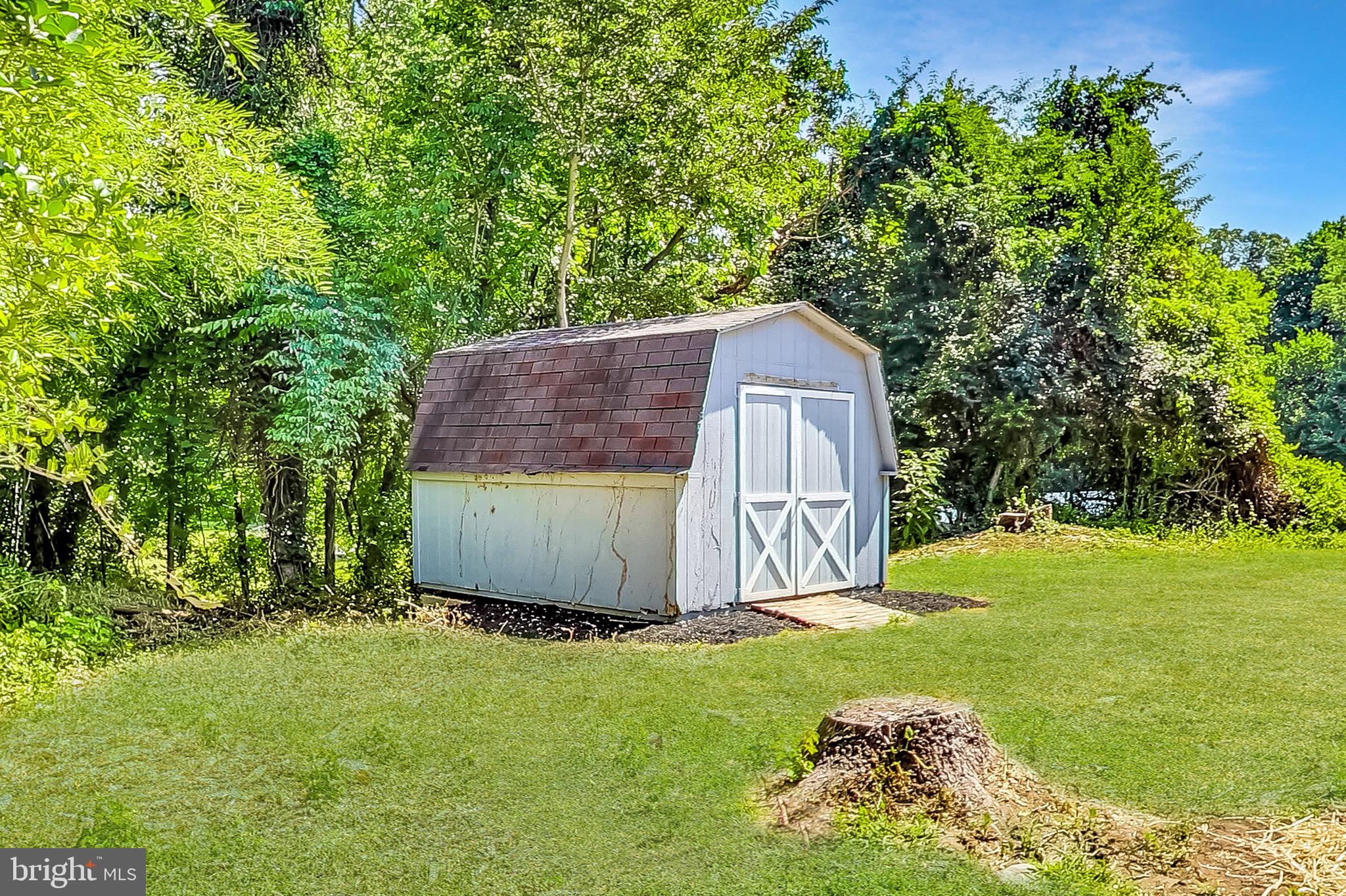 COLLEGE PARK WOODS - Residential