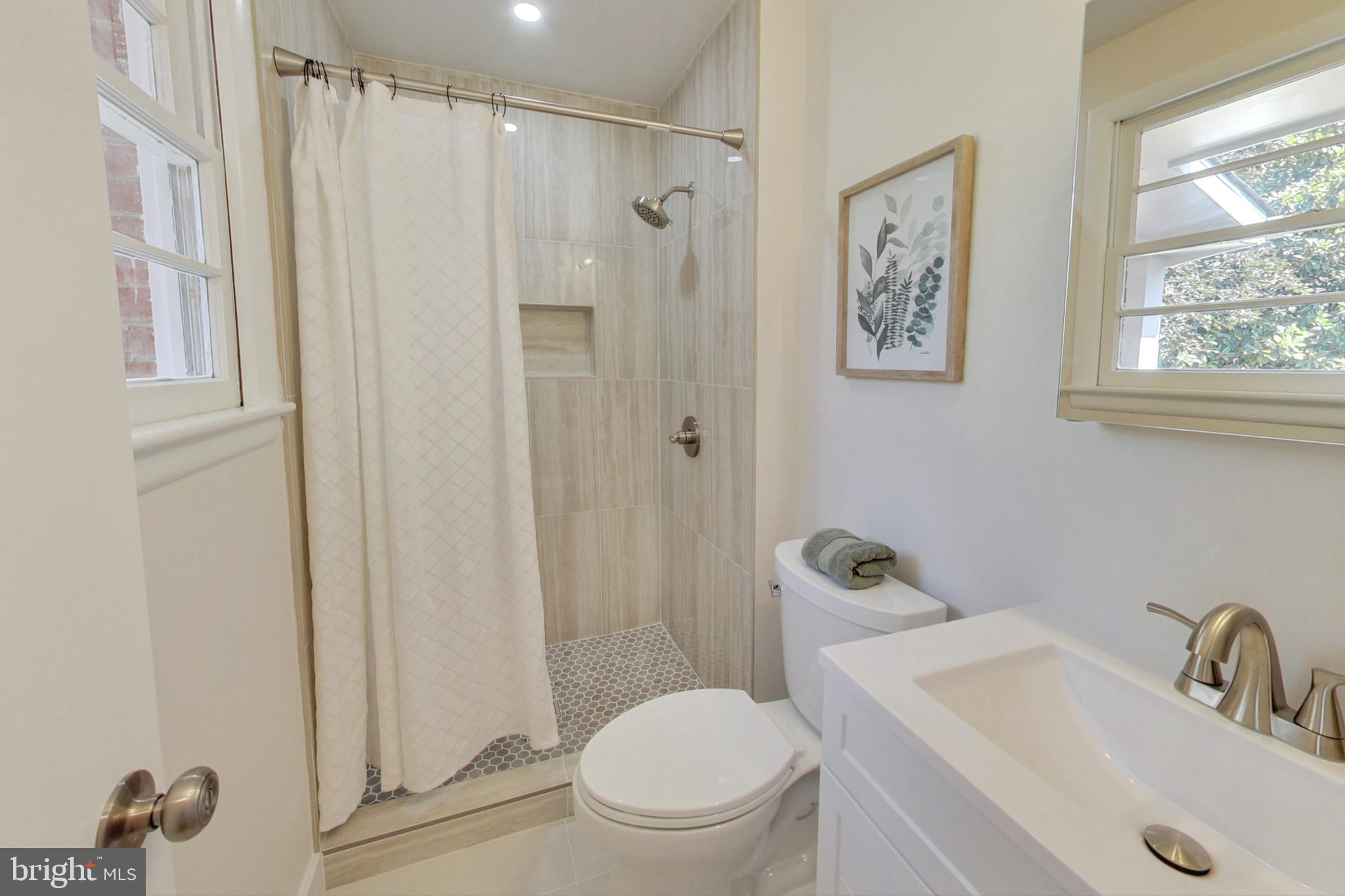 COLLEGE PARK WOODS - Residential