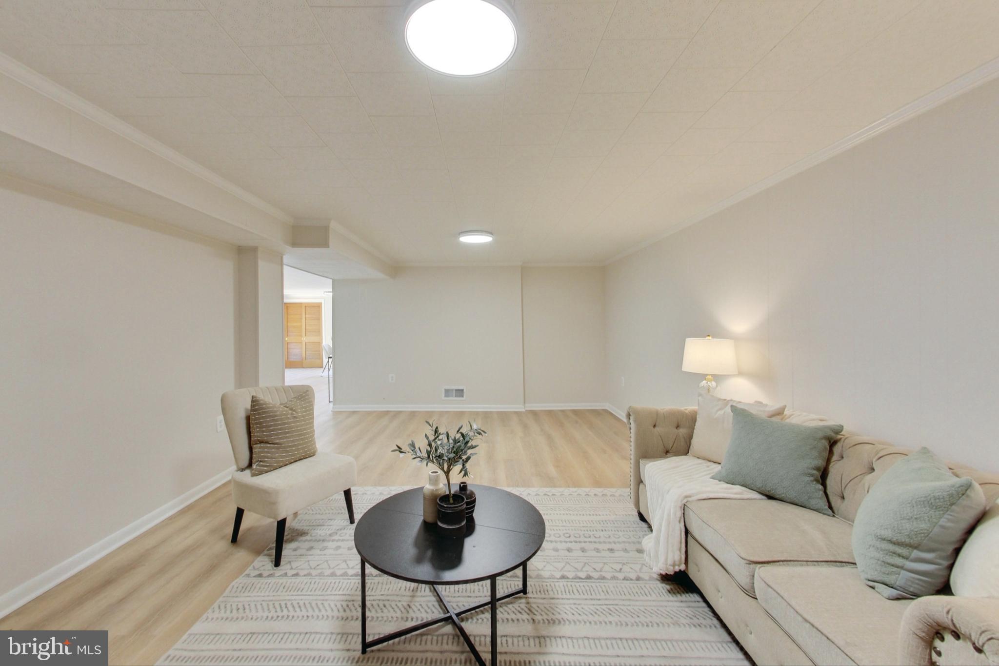 COLLEGE PARK WOODS - Residential