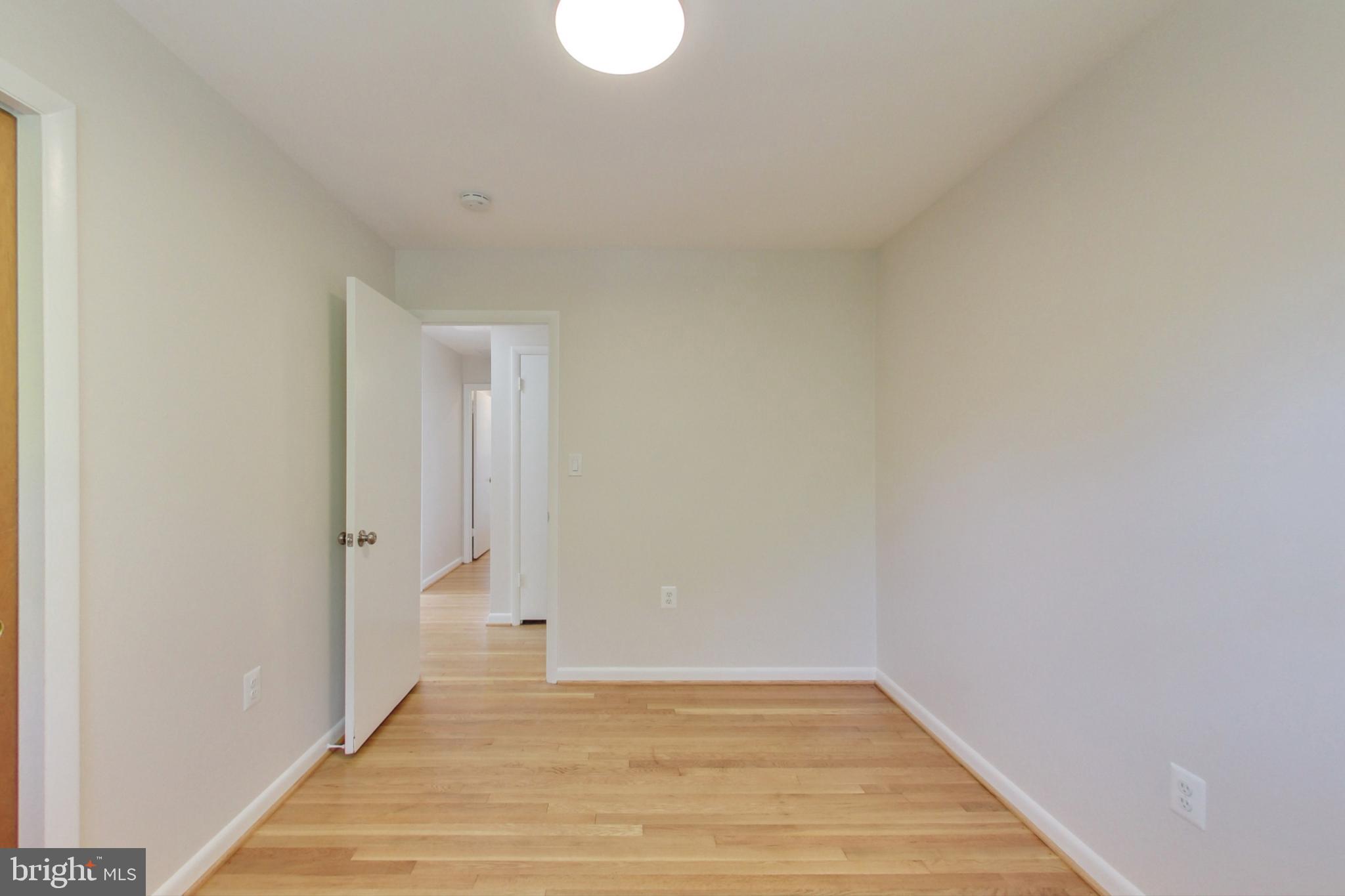 COLLEGE PARK WOODS - Residential