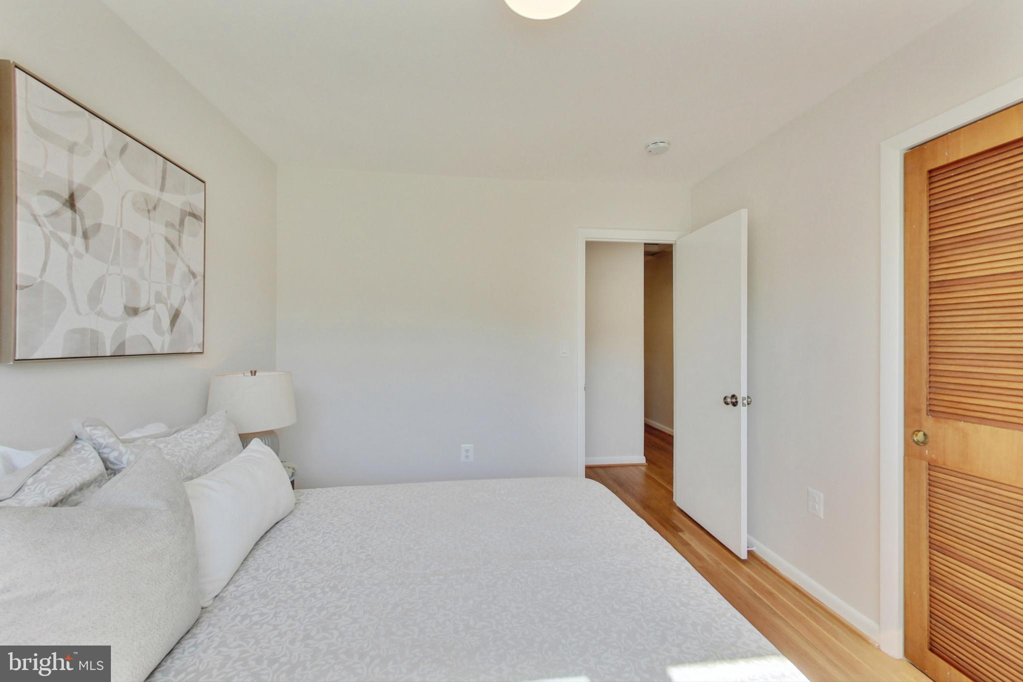 COLLEGE PARK WOODS - Residential