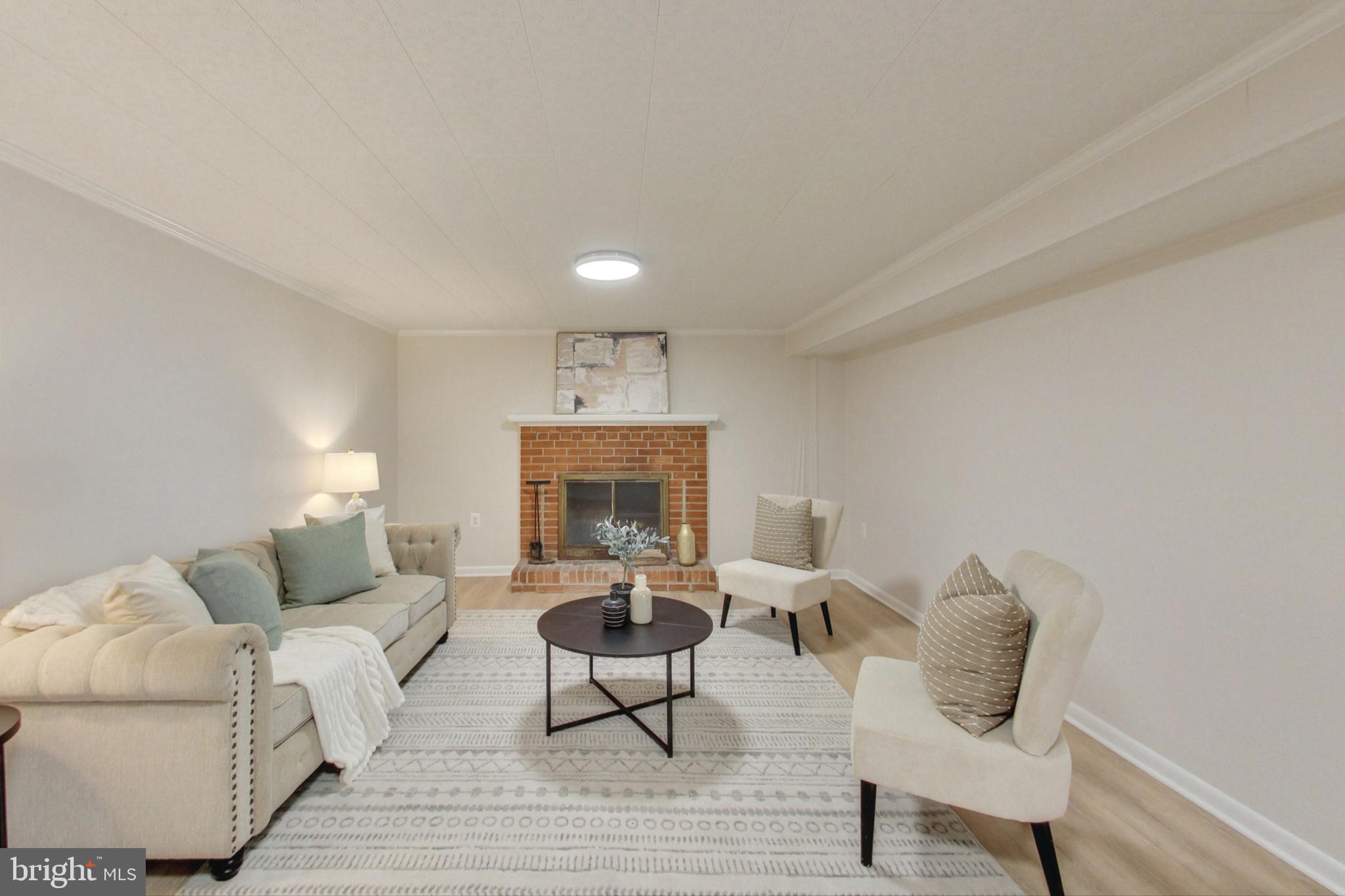 COLLEGE PARK WOODS - Residential