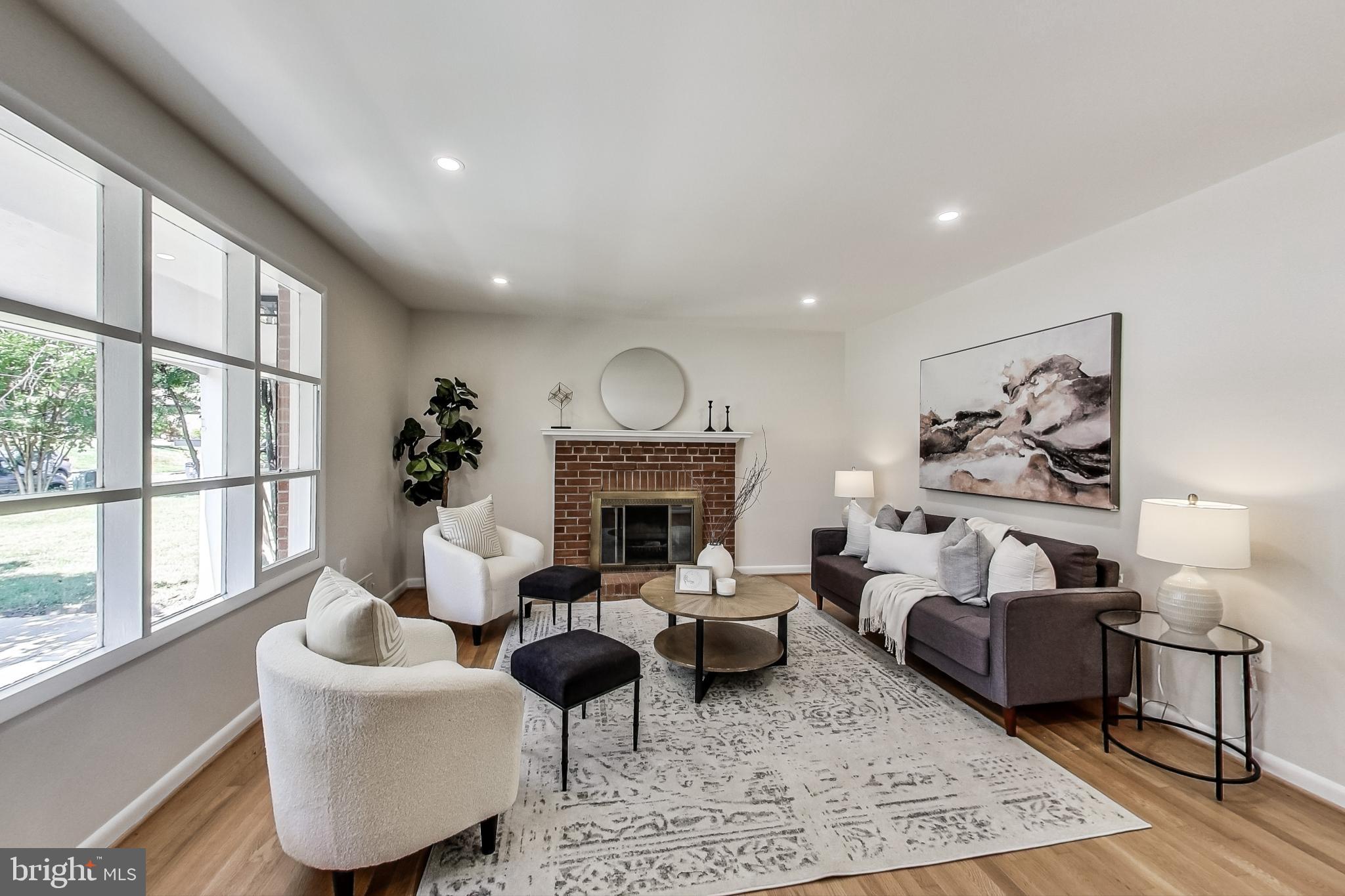 COLLEGE PARK WOODS - Residential