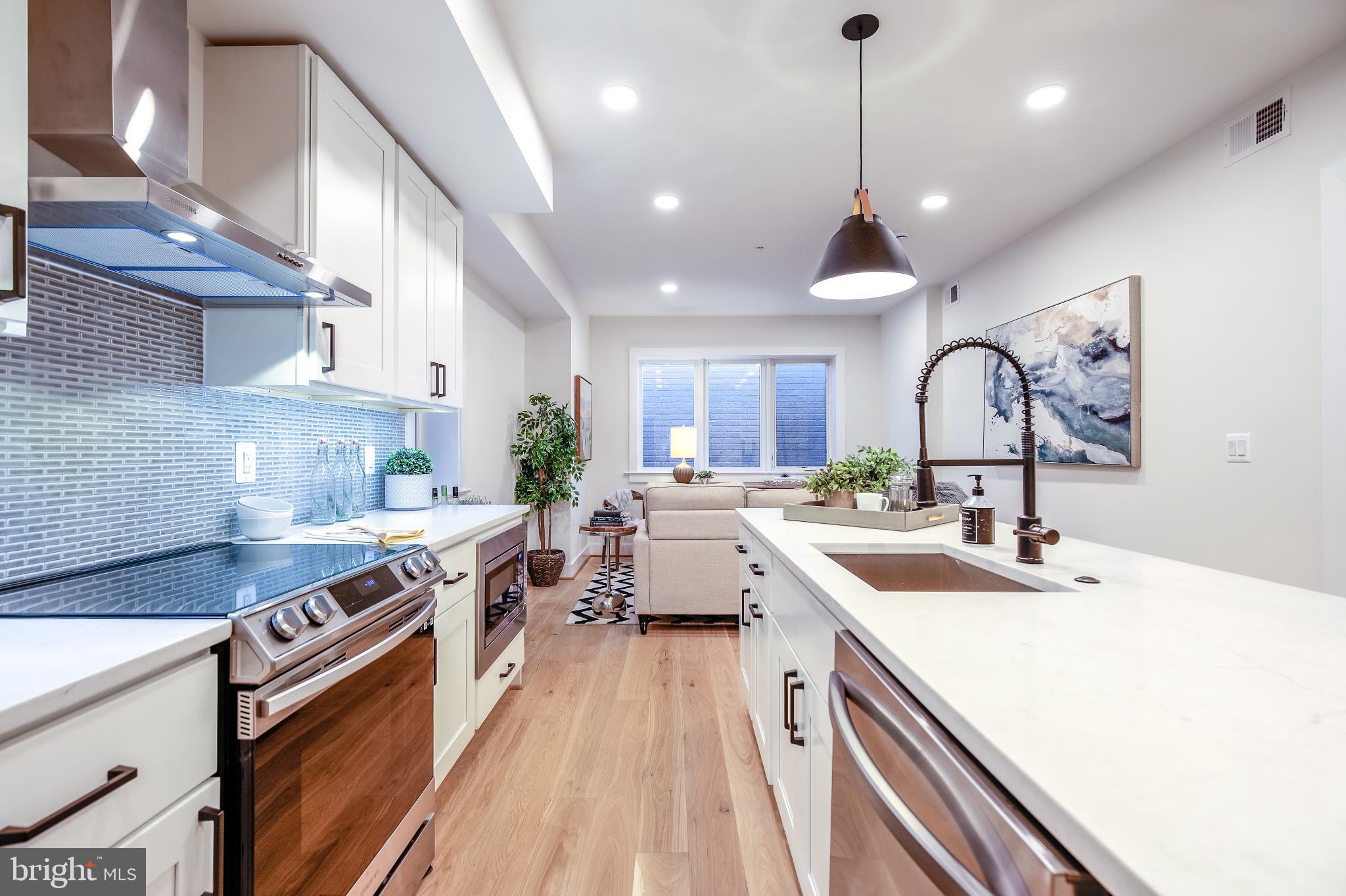 1009 RHODE ISLAND AVENUE NE 1