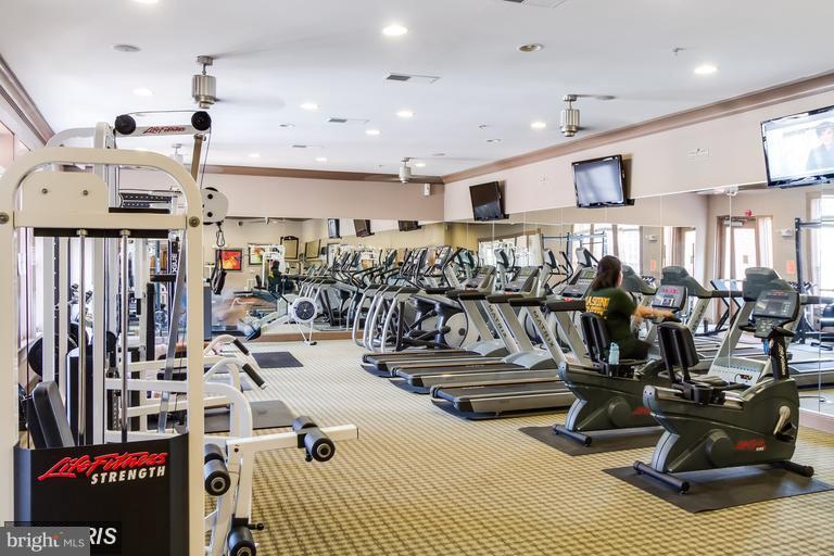 FAIRFAX RIDGE - Residential