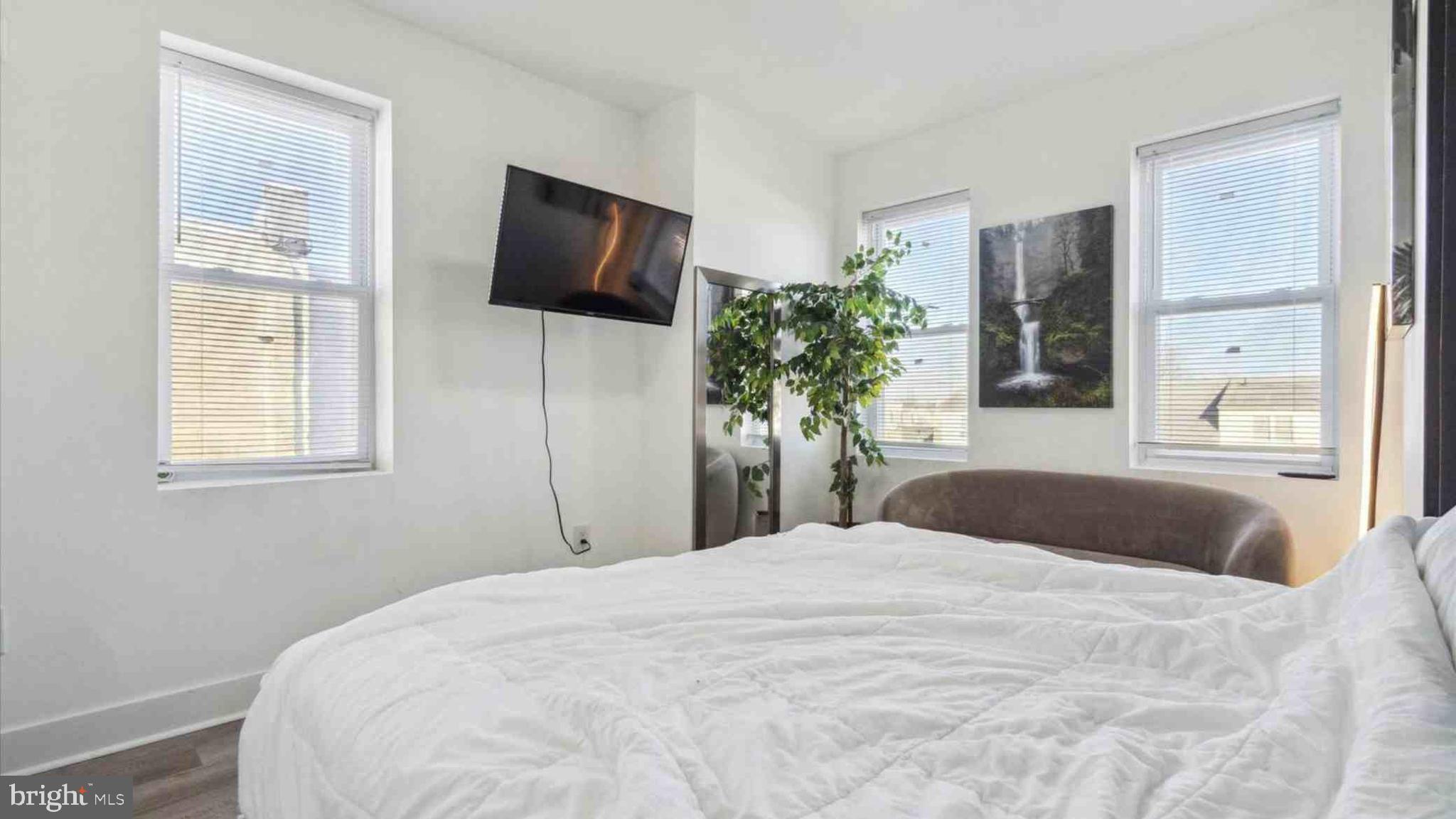 BELMONT - Residential Income