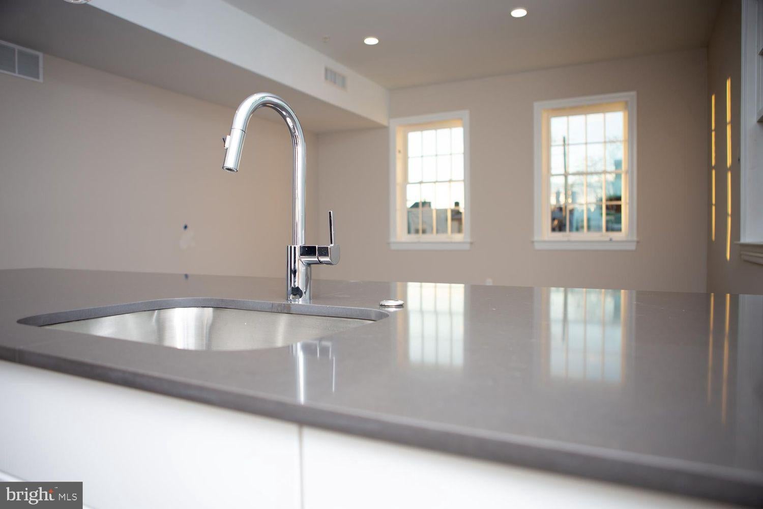 216 W 9TH STREET 302