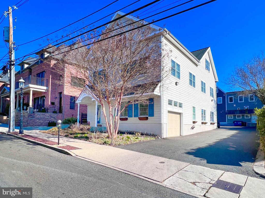Located just steps away from all the attractions that Doylestown Borough offers including restaurants, museums and other activities. The Septa Regional Rail Train station is located just 2 blocks away.
This apartment features a large 2400 sq. ft. 3 Bedroom/3 Full Bath apartment with a private garage and plenty of space for your family. NOTE: The retail store (flower shop) located on the first level has a long-term tenant. The tenant uses the Retail parking for 3 cars in shared lot with Jules Pizza during store hours. There is also 1000 sq. ft. of storage in basement currently used as inventory for retail store. Requirements to start lease are first month, last month and one month security deposit. Contact listing agent with questions and to schedule your showing.