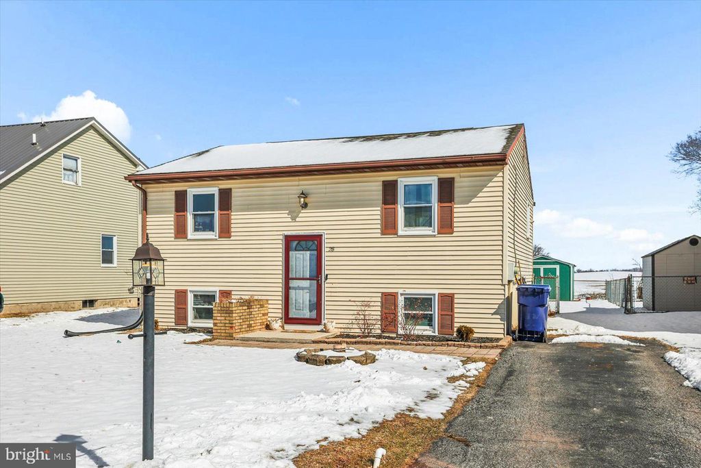 Photo of 28 Fawn Avenue, NEW OXFORD, PA 17350 (MLS # PAAD2022046)