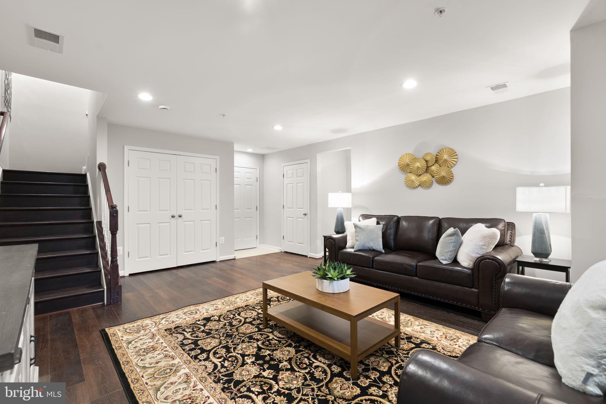 TANYARD COVE - Residential