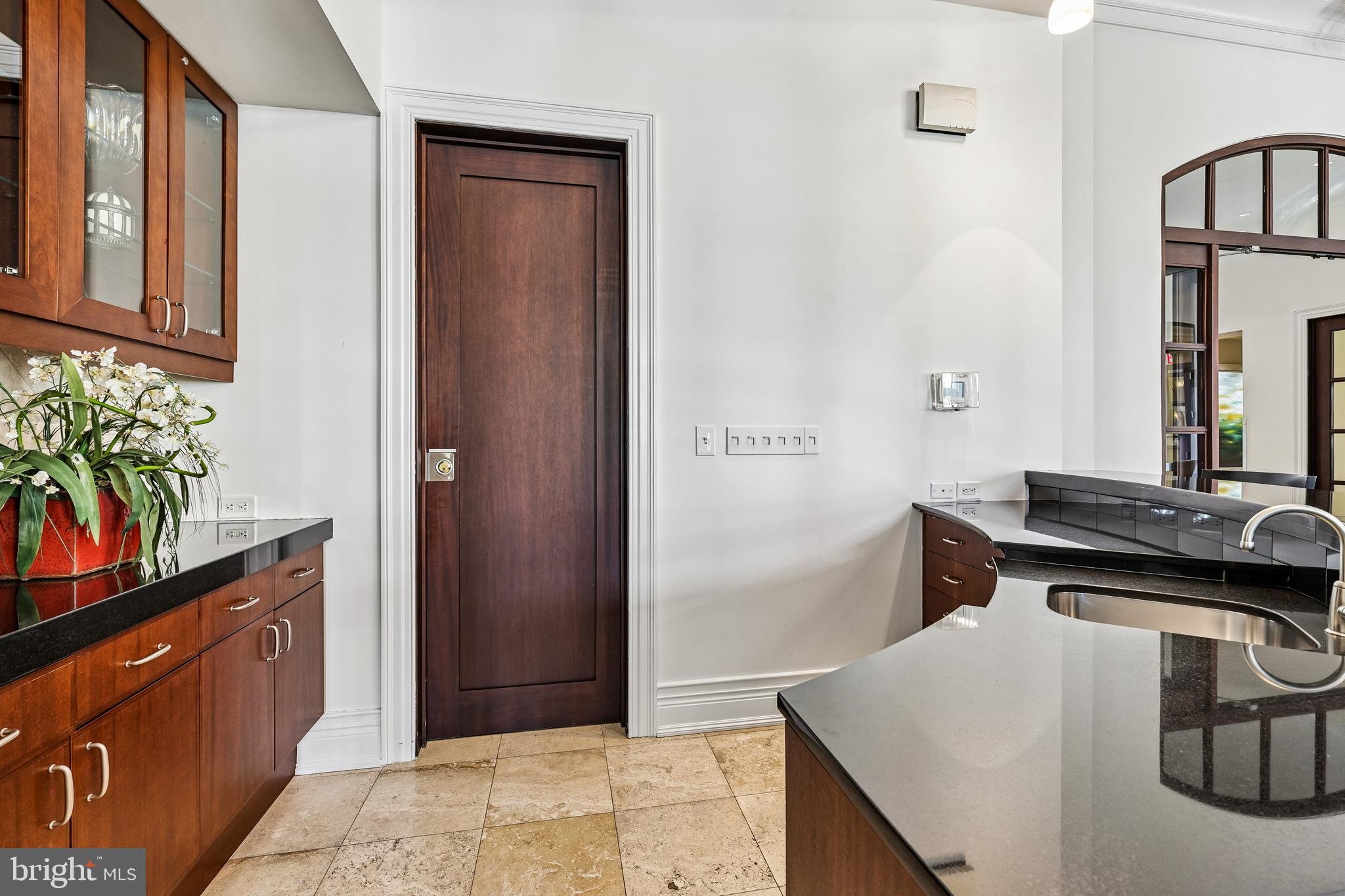 GALLERY AT WHITE FLINT - Residential