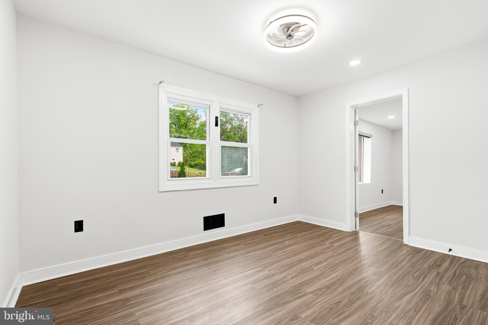 CLINTON GROVE - Residential