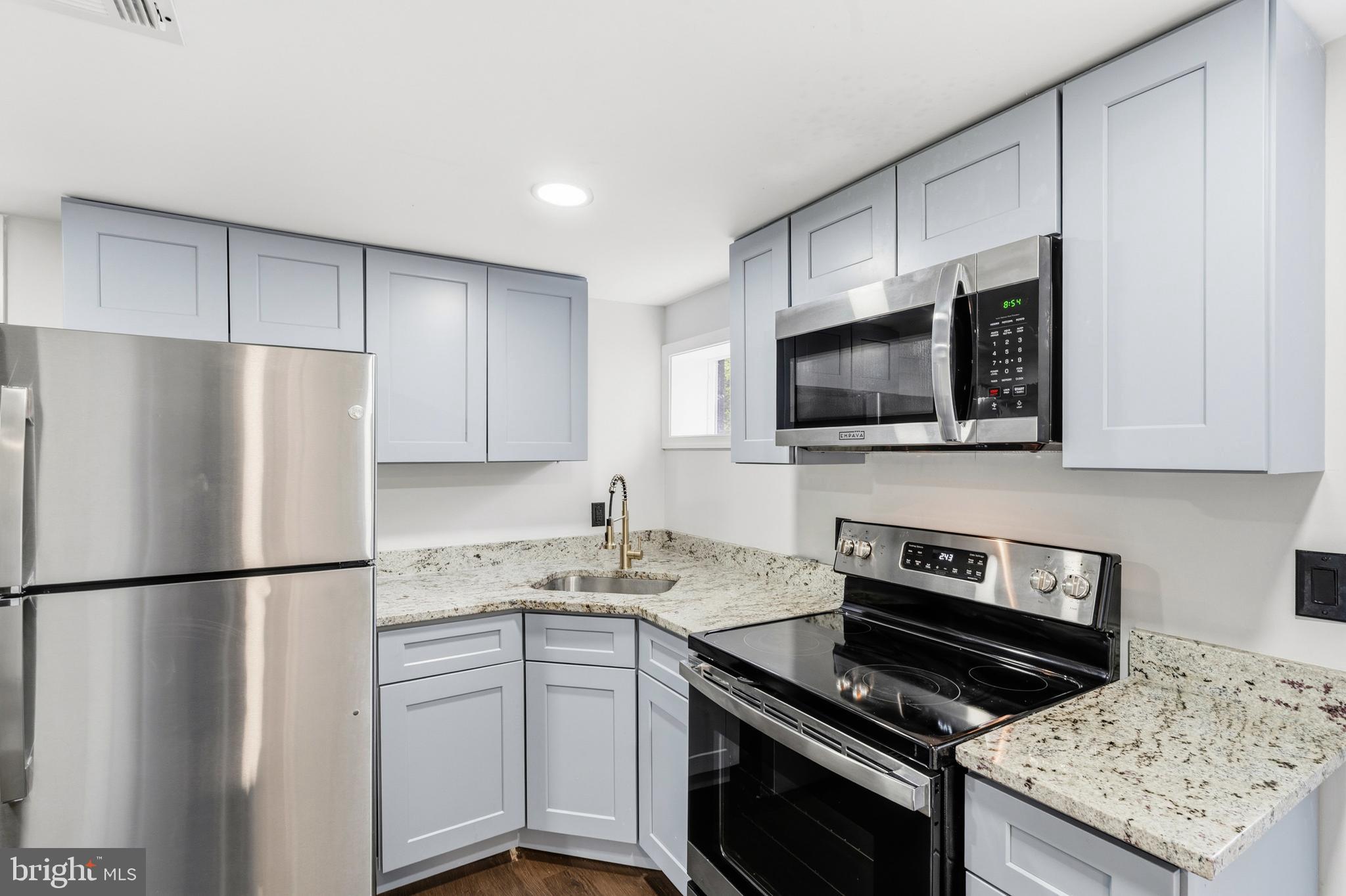 CLINTON GROVE - Residential