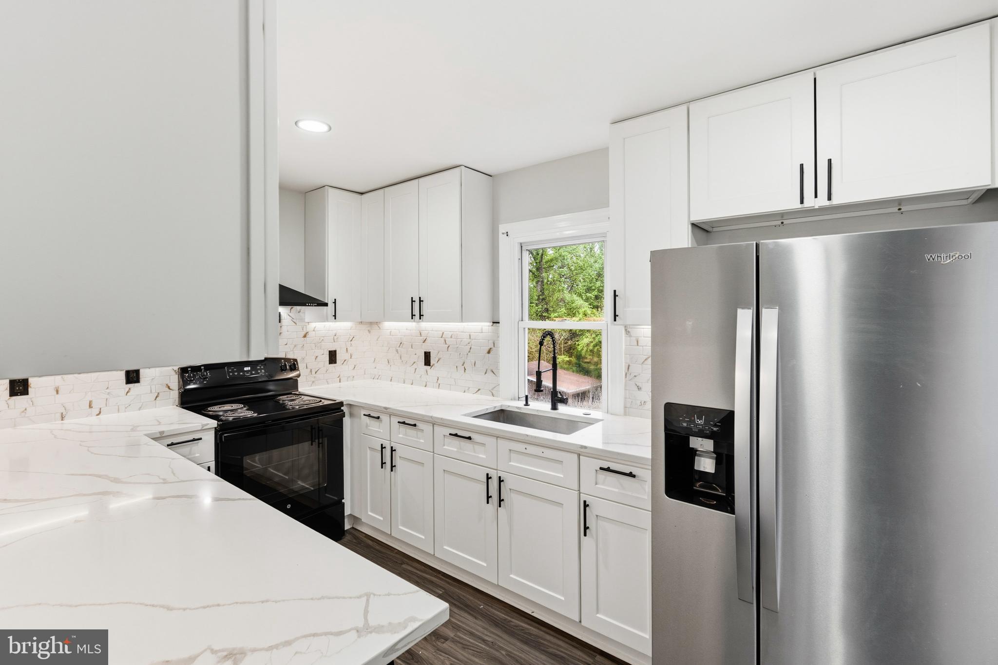 CLINTON GROVE - Residential