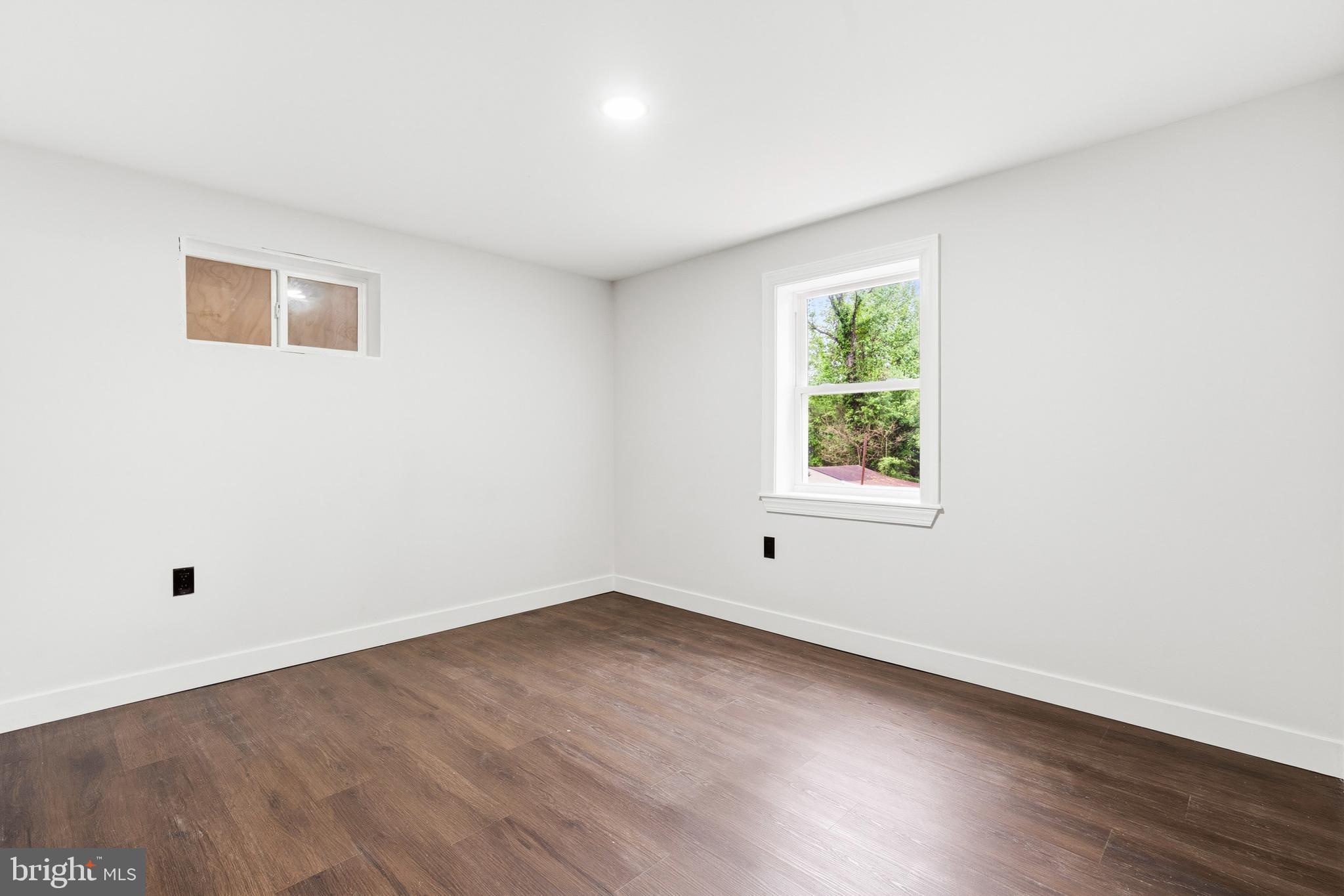 CLINTON GROVE - Residential