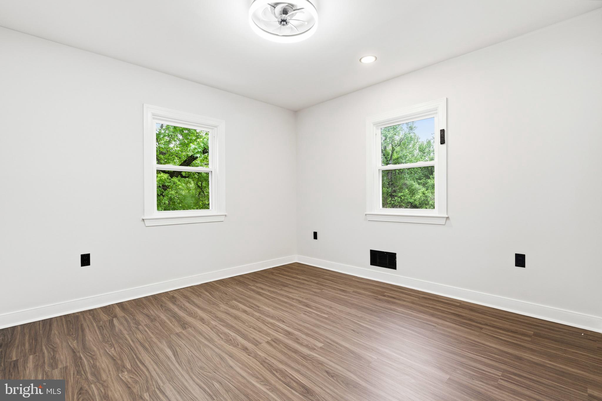 CLINTON GROVE - Residential