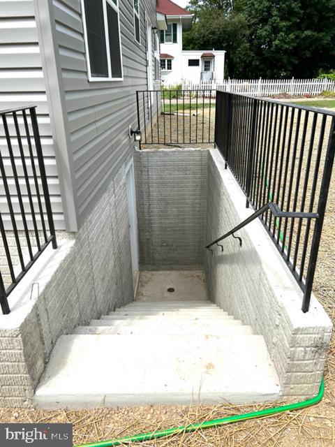 SHORELAND - Residential