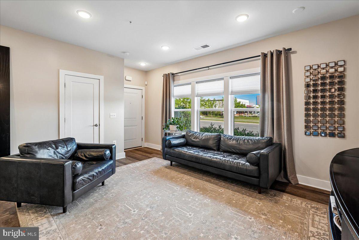 44784 TIVERTON SQUARE