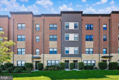 Photo of 44784 Tiverton Square, ASHBURN, VA 20147 (MLS # VALO2122062)