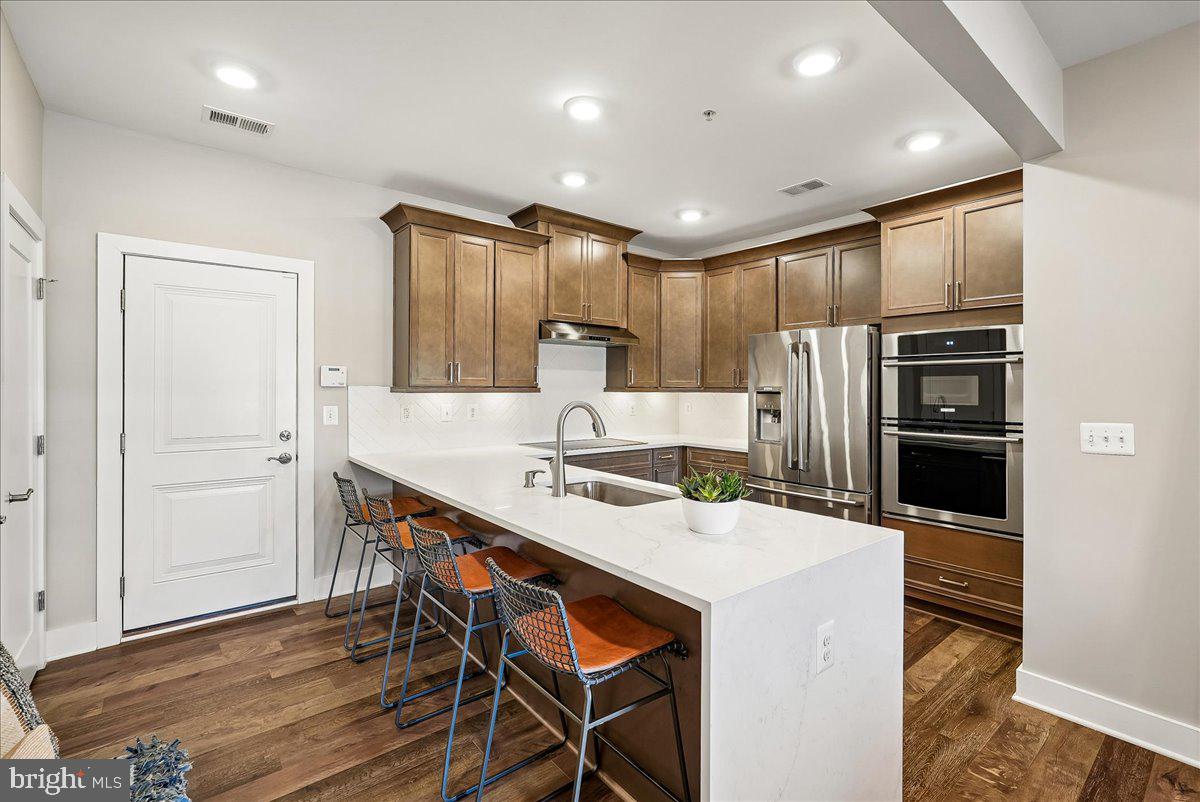 44784 TIVERTON SQUARE