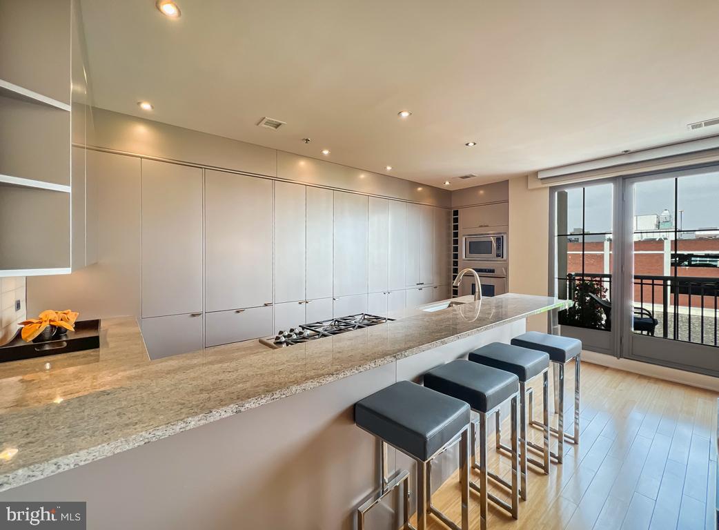 SOCIETY HILL - Residential