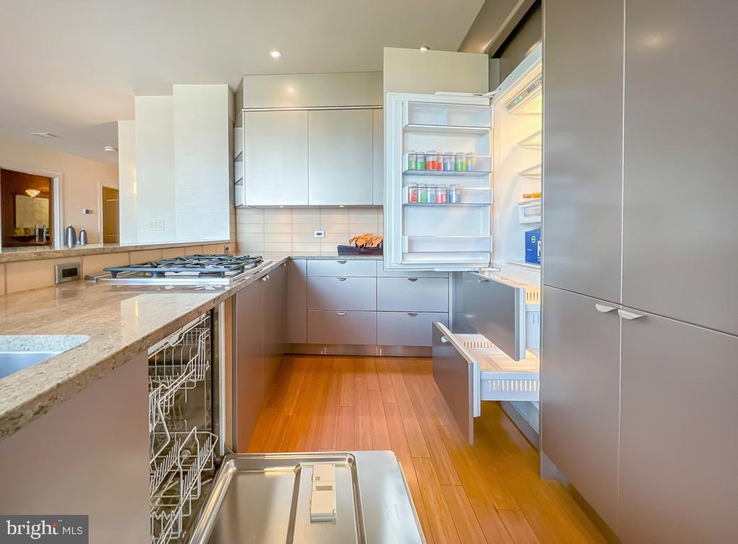 SOCIETY HILL - Residential