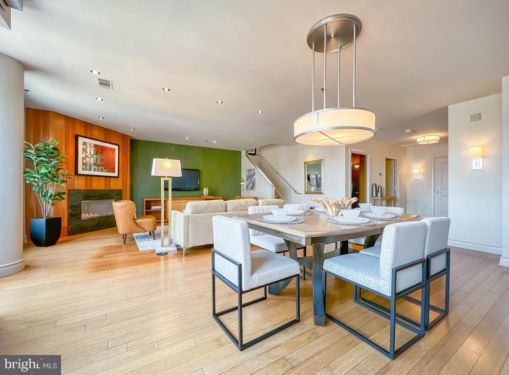 SOCIETY HILL - Residential