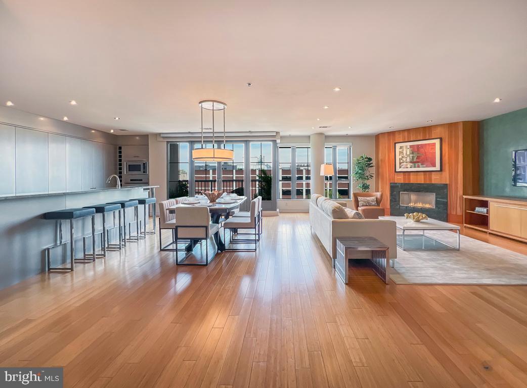 SOCIETY HILL - Residential