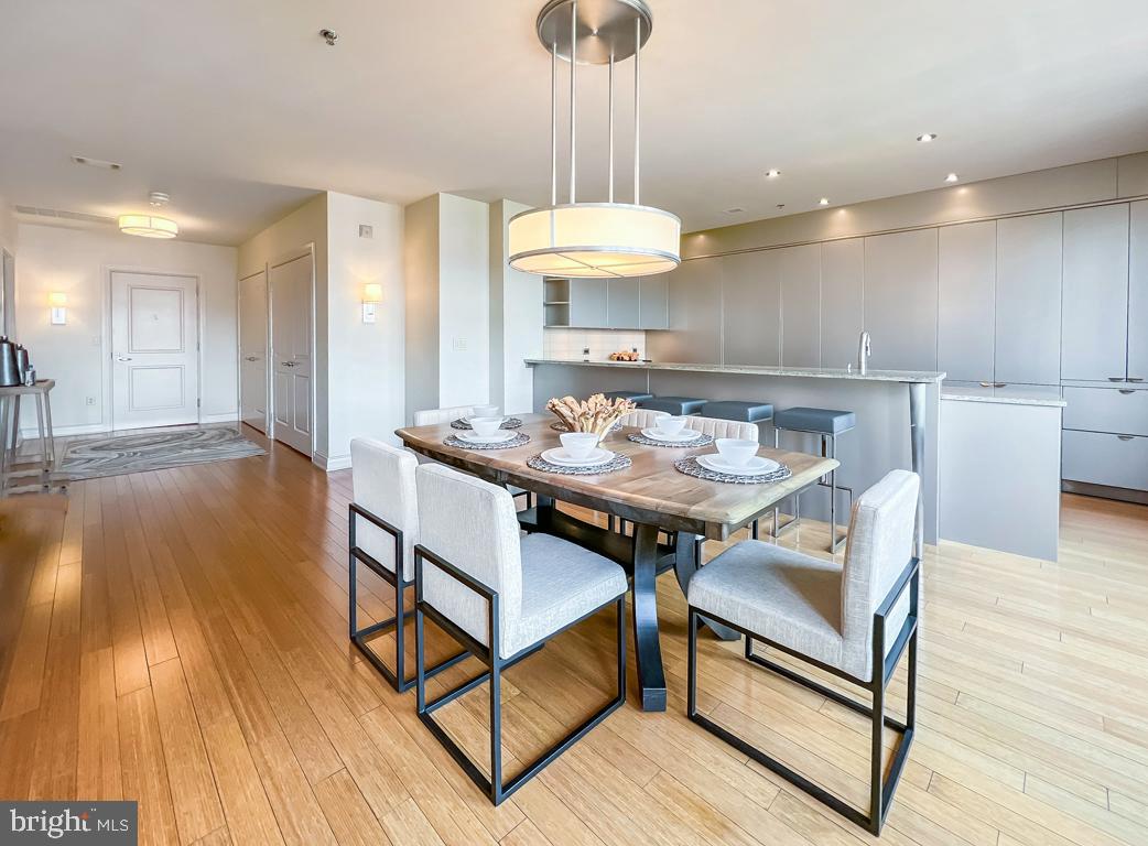 SOCIETY HILL - Residential