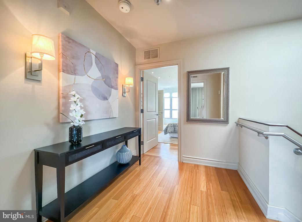 SOCIETY HILL - Residential