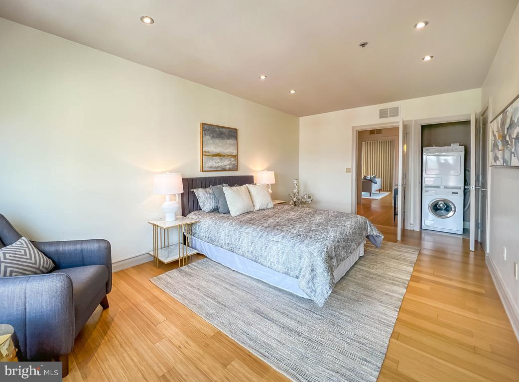 SOCIETY HILL - Residential