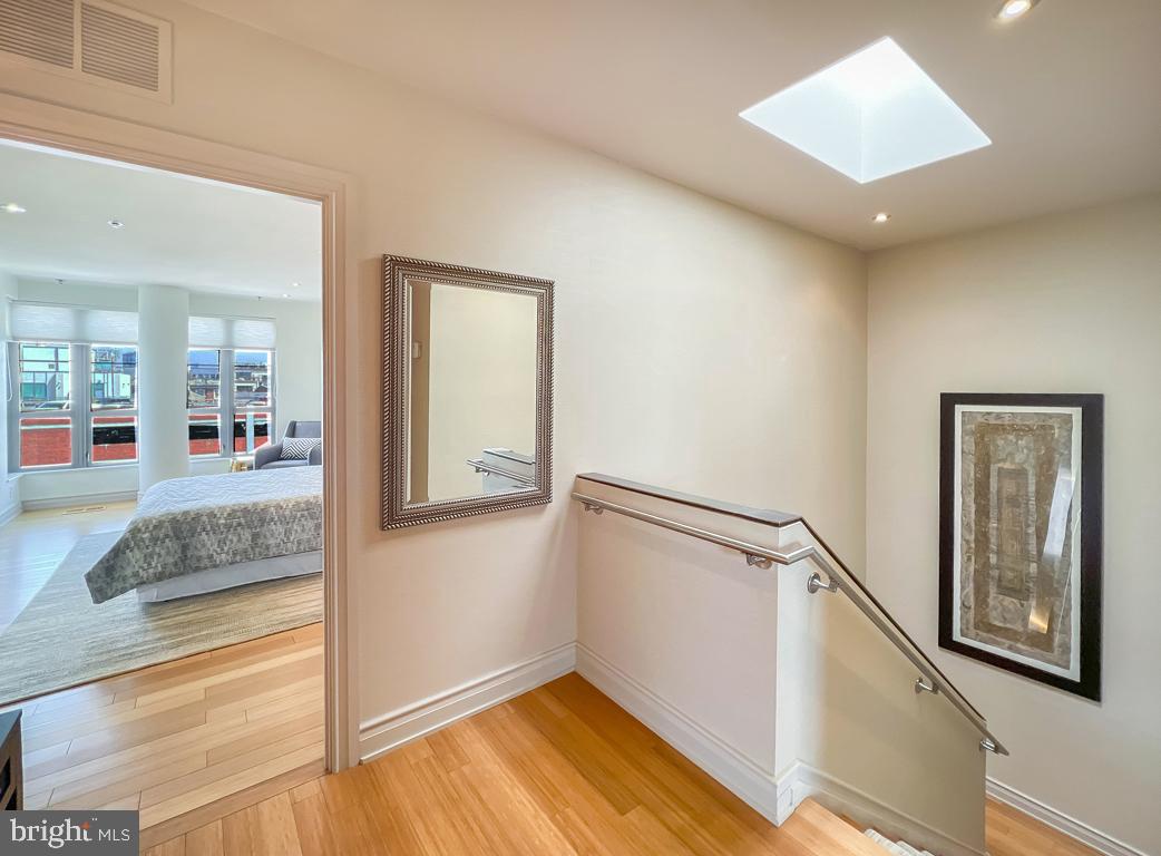 SOCIETY HILL - Residential