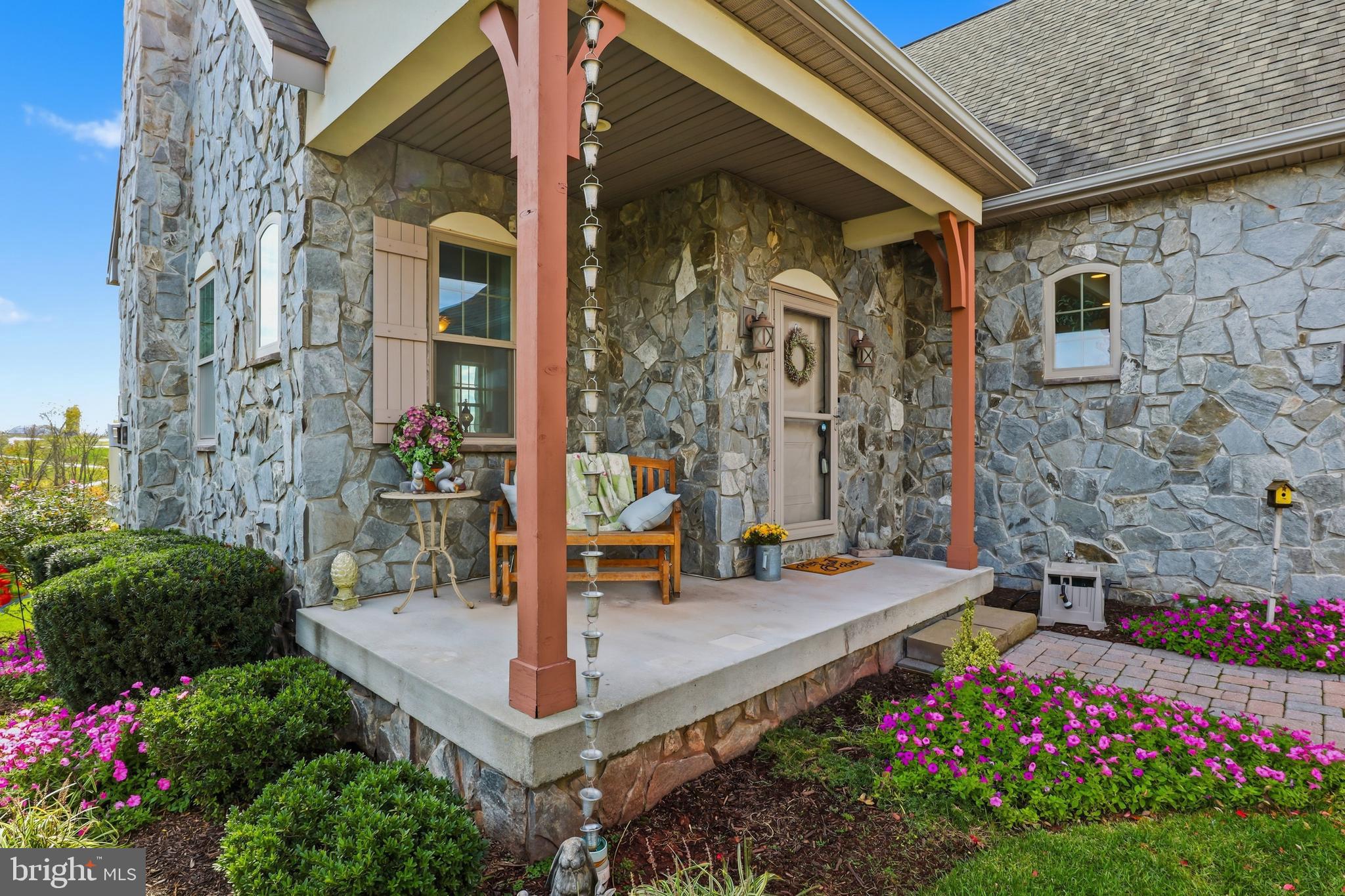 9 S CHAMBERLAIN COURT