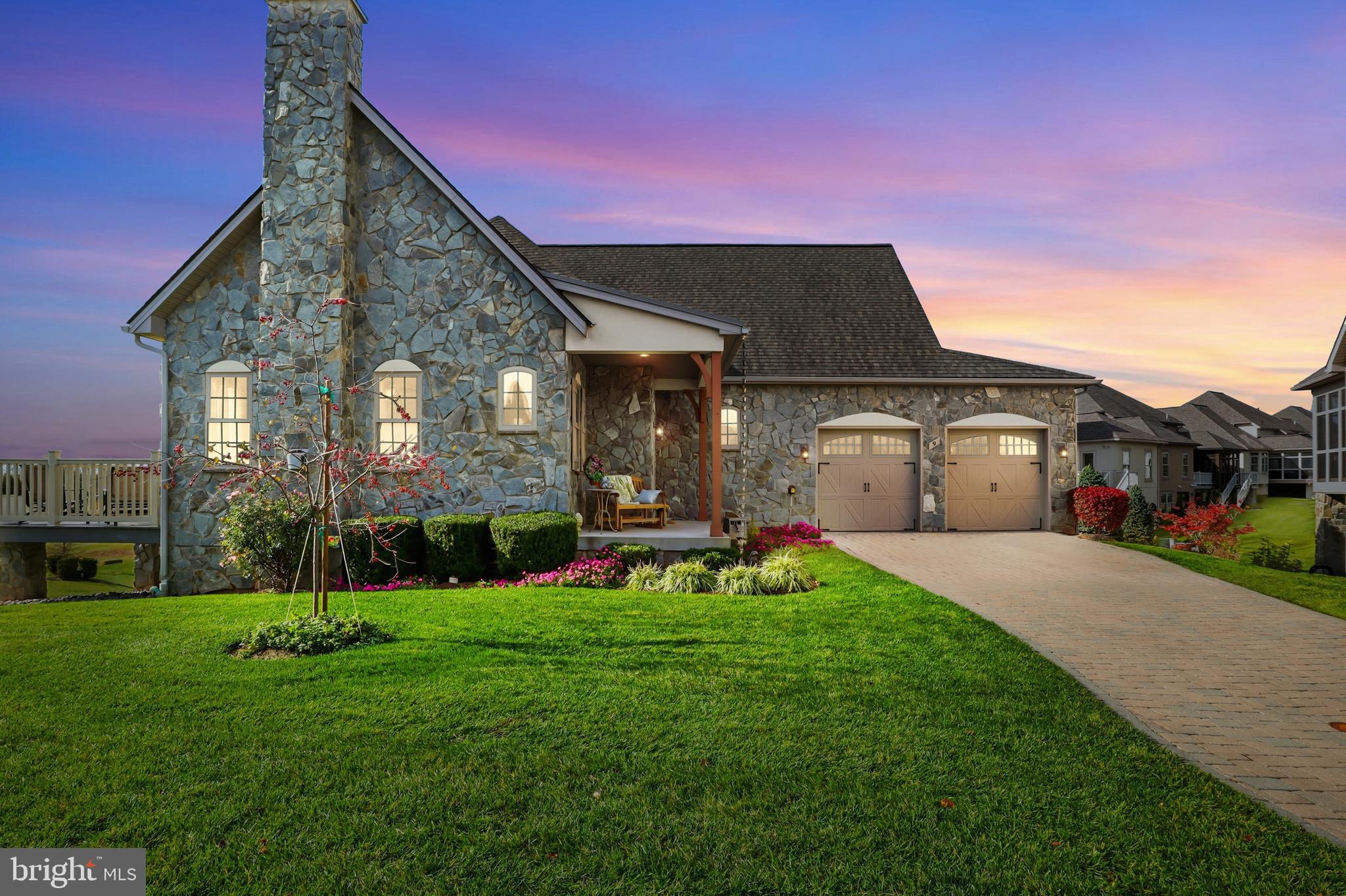 9 S CHAMBERLAIN COURT