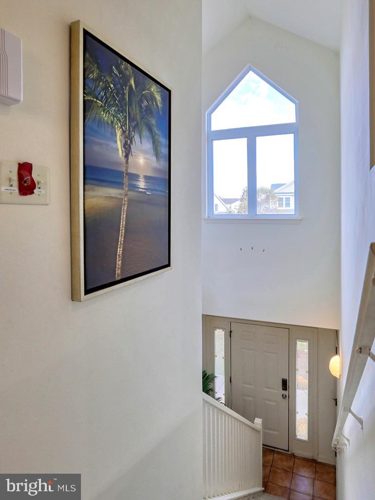 279 LAKESIDE DRIVE 7