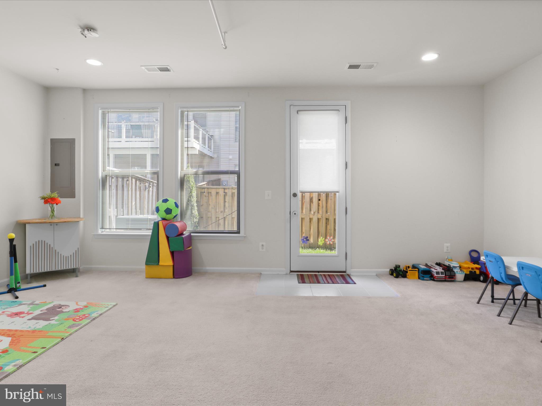 GLASCOCK FIELD AT STONE RIDGE - Residential Lease