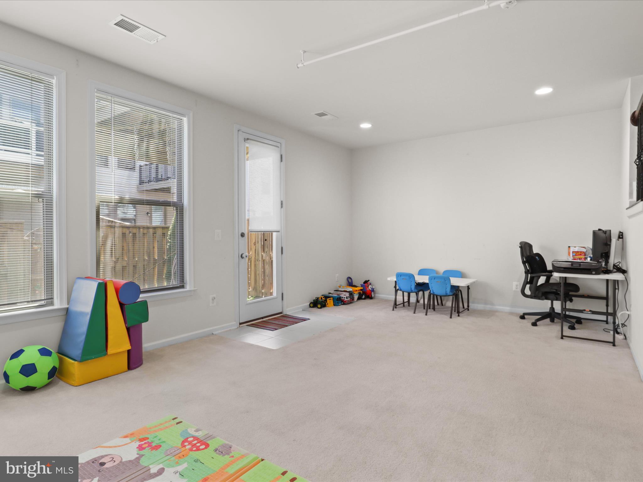 GLASCOCK FIELD AT STONE RIDGE - Residential Lease