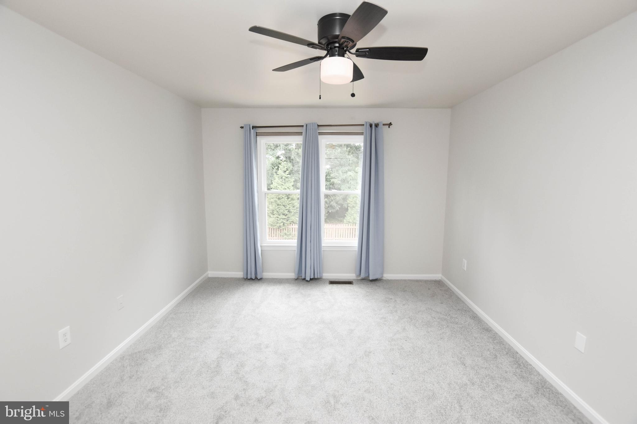 ASHBURN VILLAGE - Residential Lease