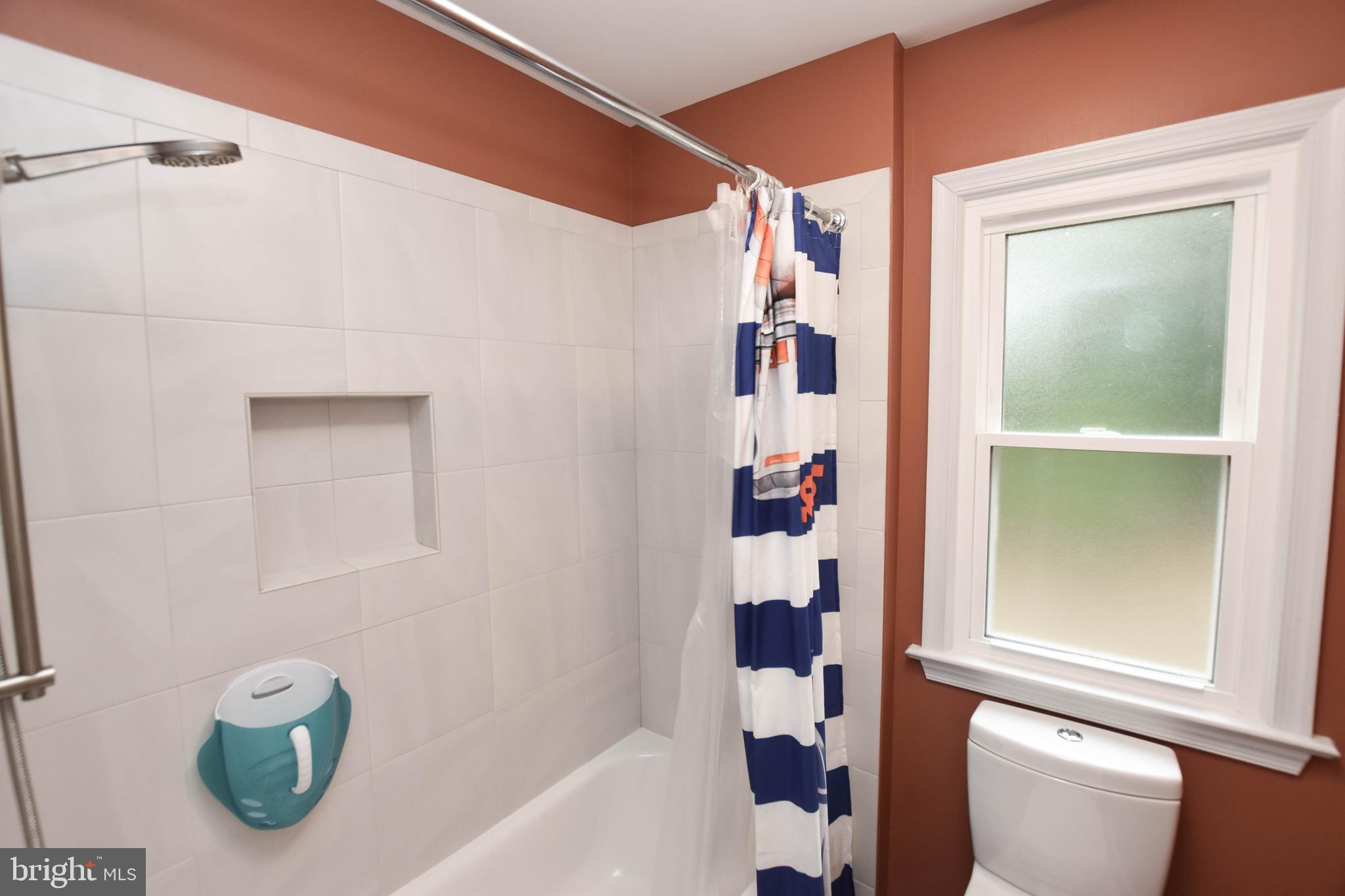 ASHBURN VILLAGE - Residential Lease