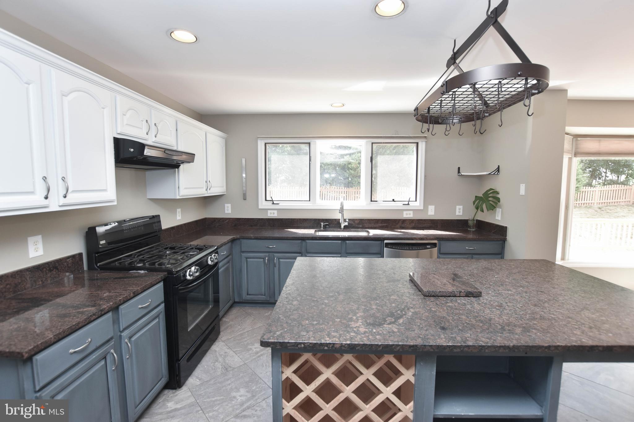 ASHBURN VILLAGE - Residential Lease