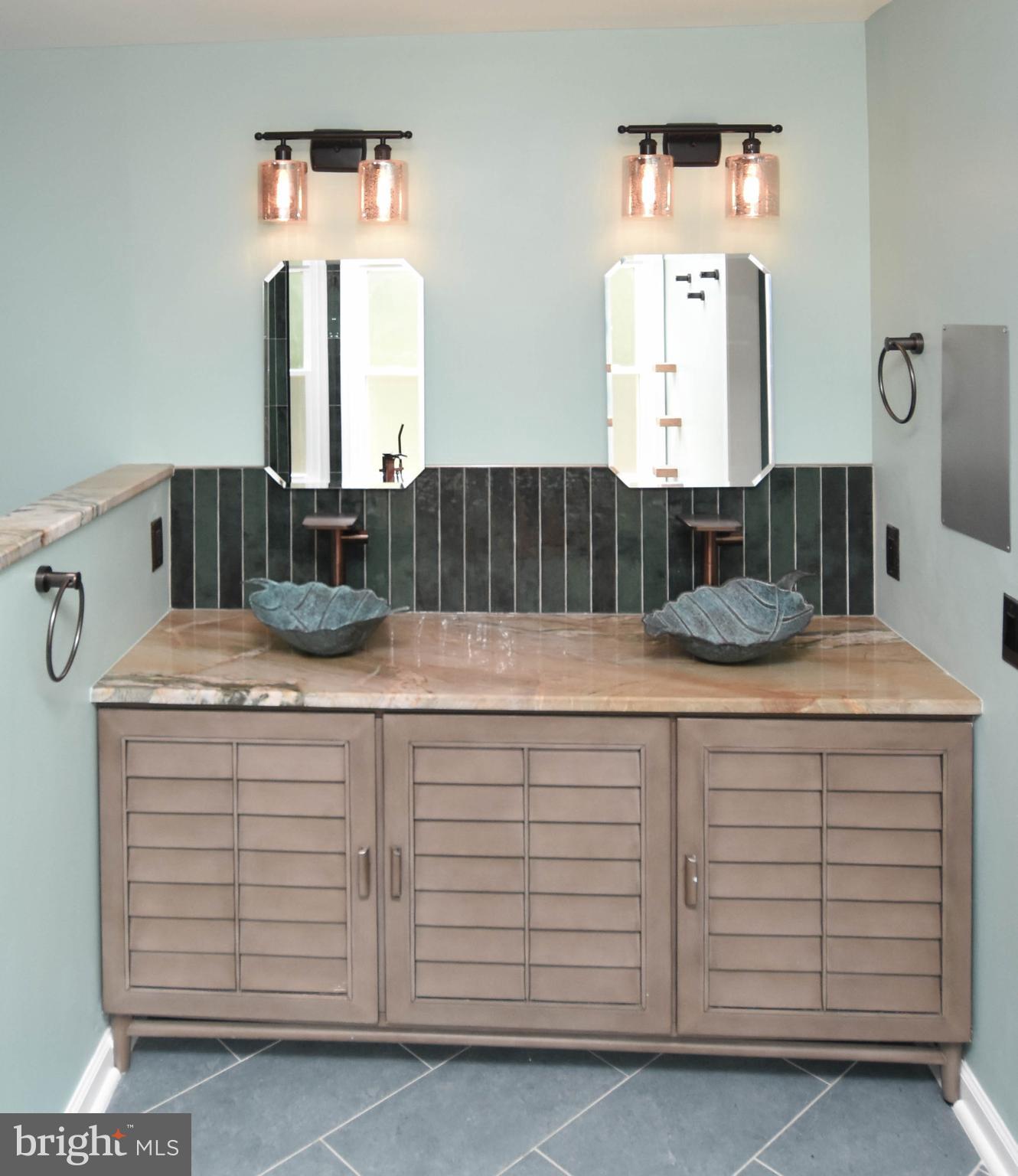 ASHBURN VILLAGE - Residential Lease