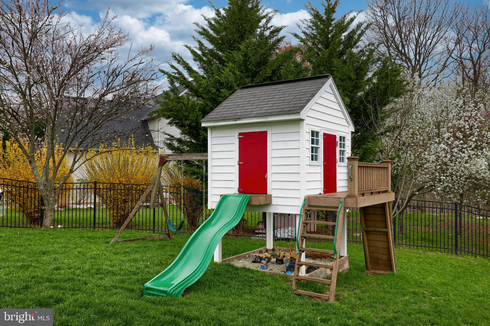 THE WOODS - Residential