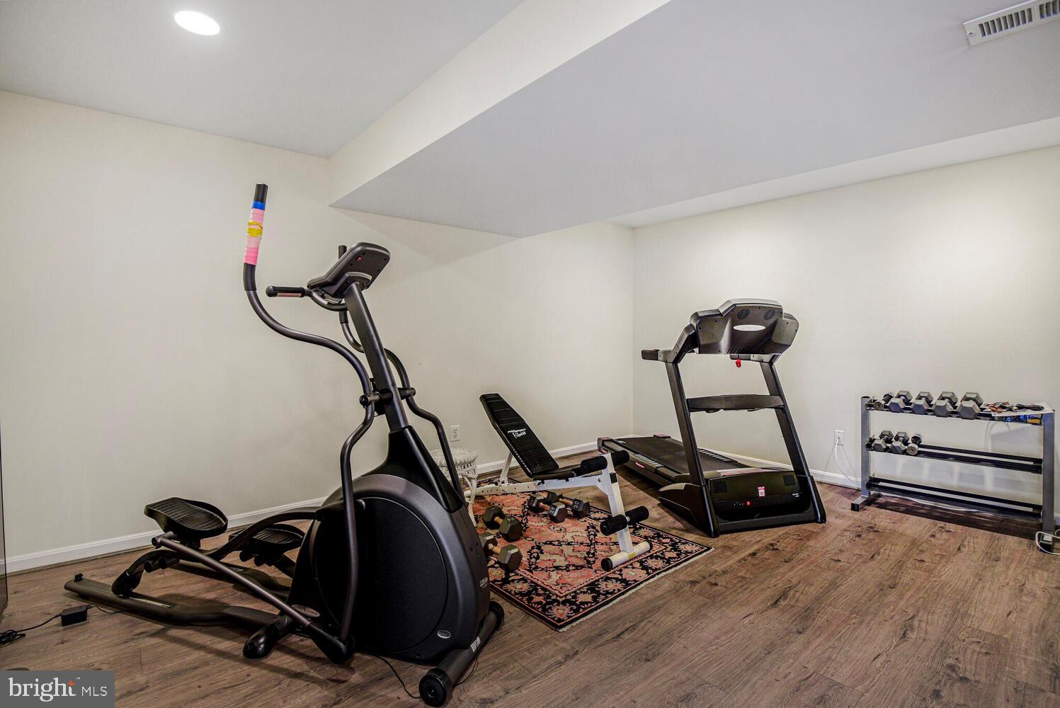 LAKELANDS - Residential