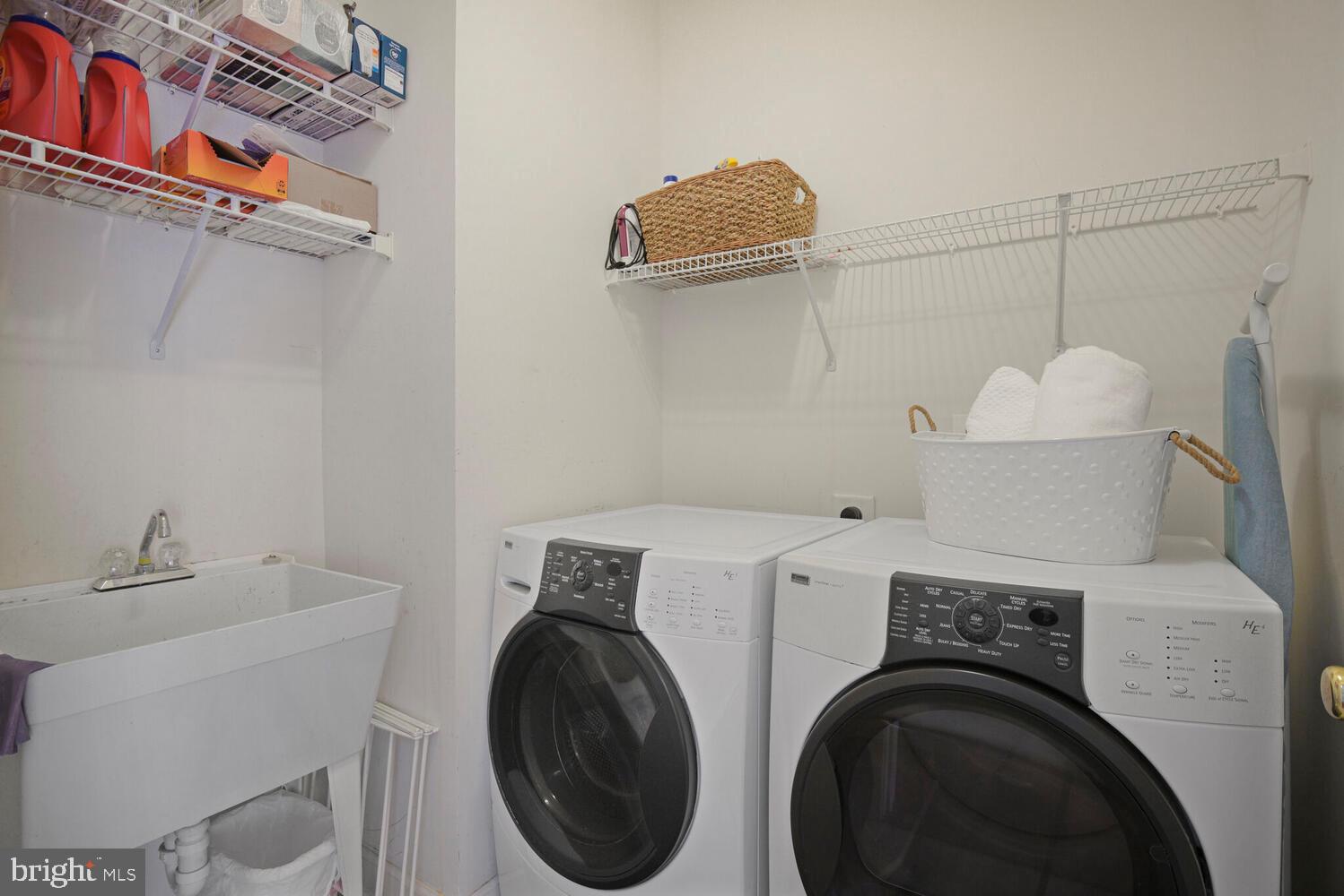 LAKELANDS - Residential