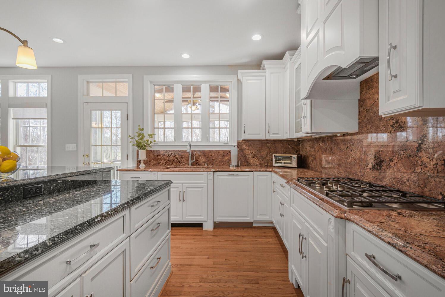 LAKELANDS - Residential