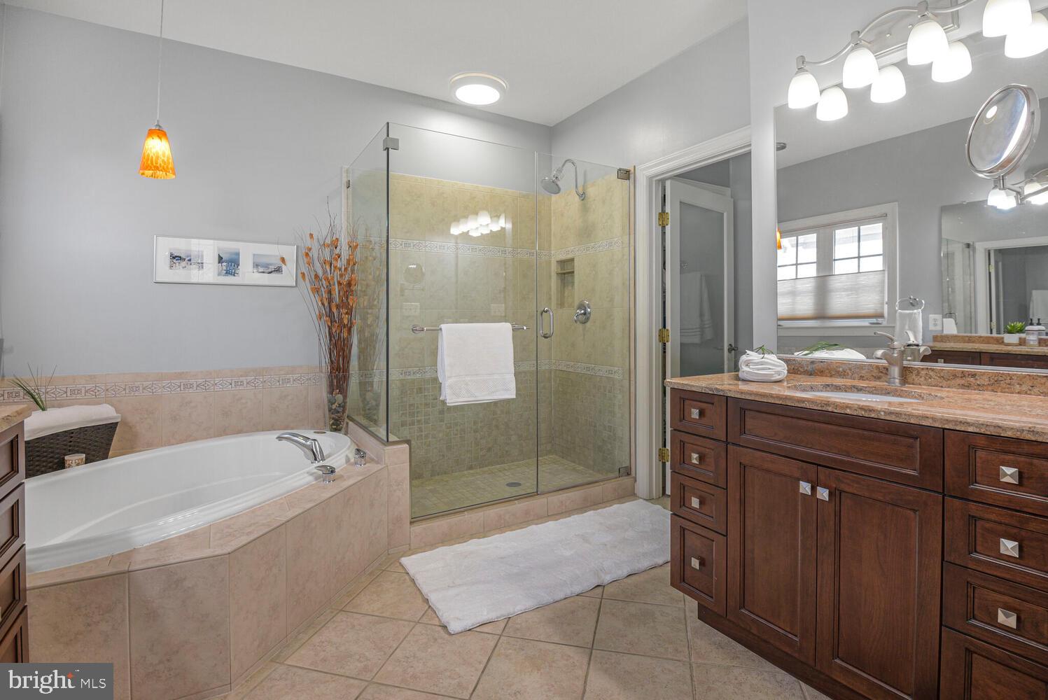 LAKELANDS - Residential