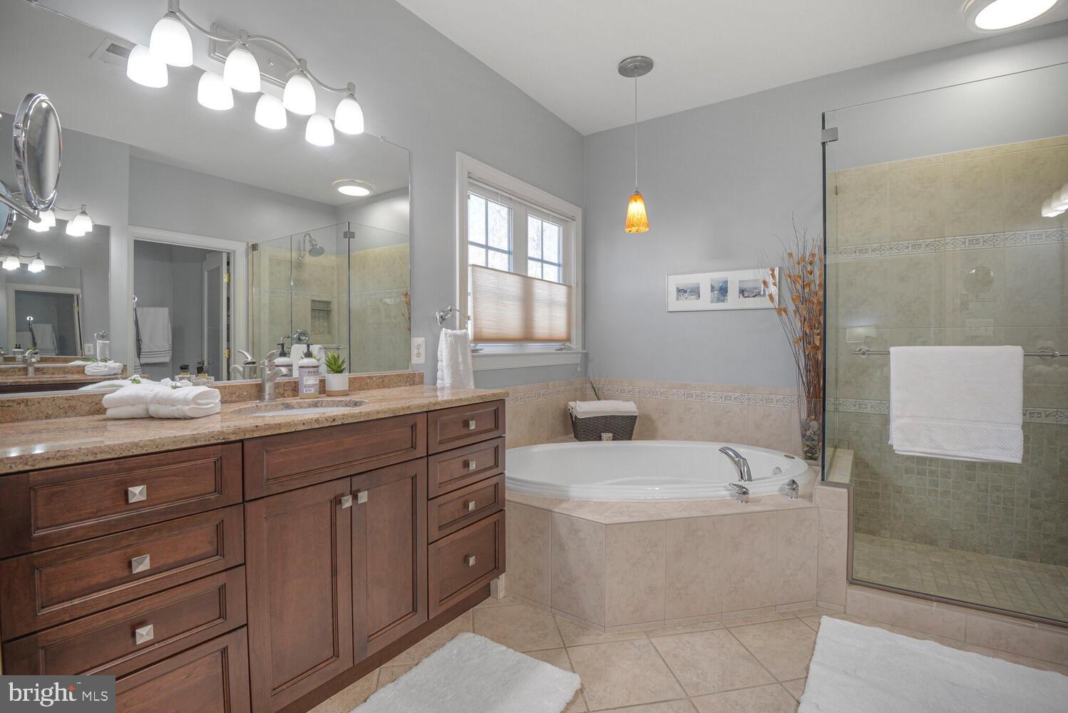 LAKELANDS - Residential