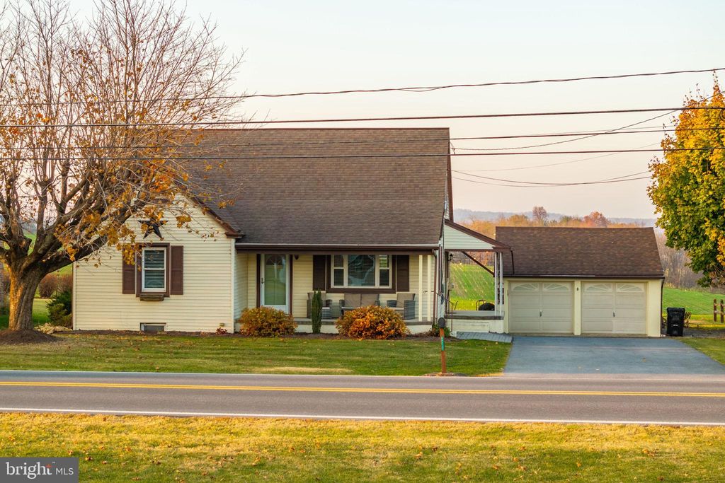 Photo of 211 E Lexington Road, LITITZ, PA 17543 (MLS # PALA2061416)