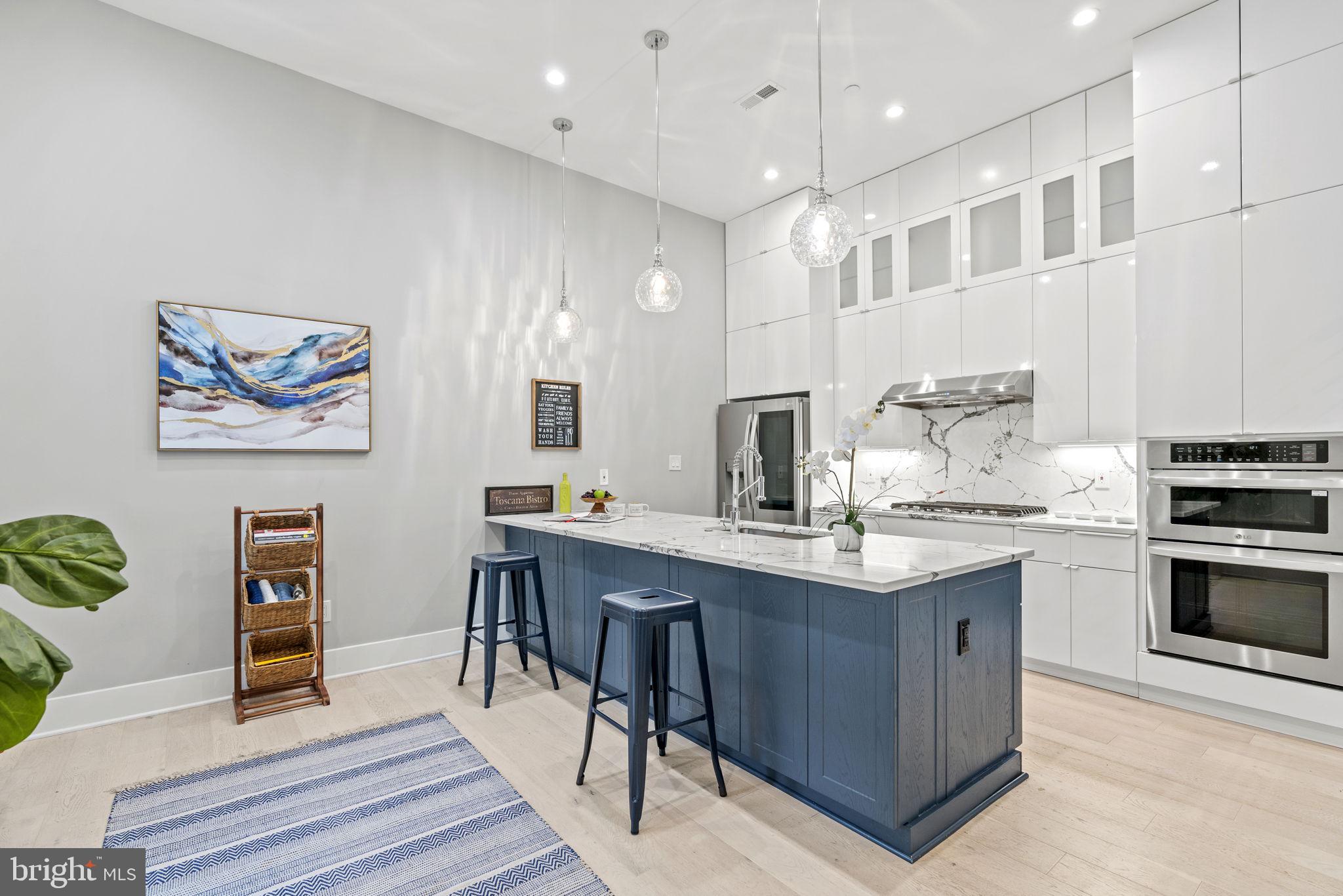 CAPITOL HILL - Residential